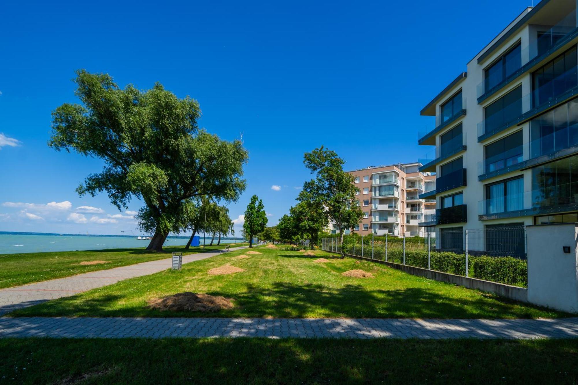 Myflat Casa Galerius Apartment Siofok Ngoại thất bức ảnh