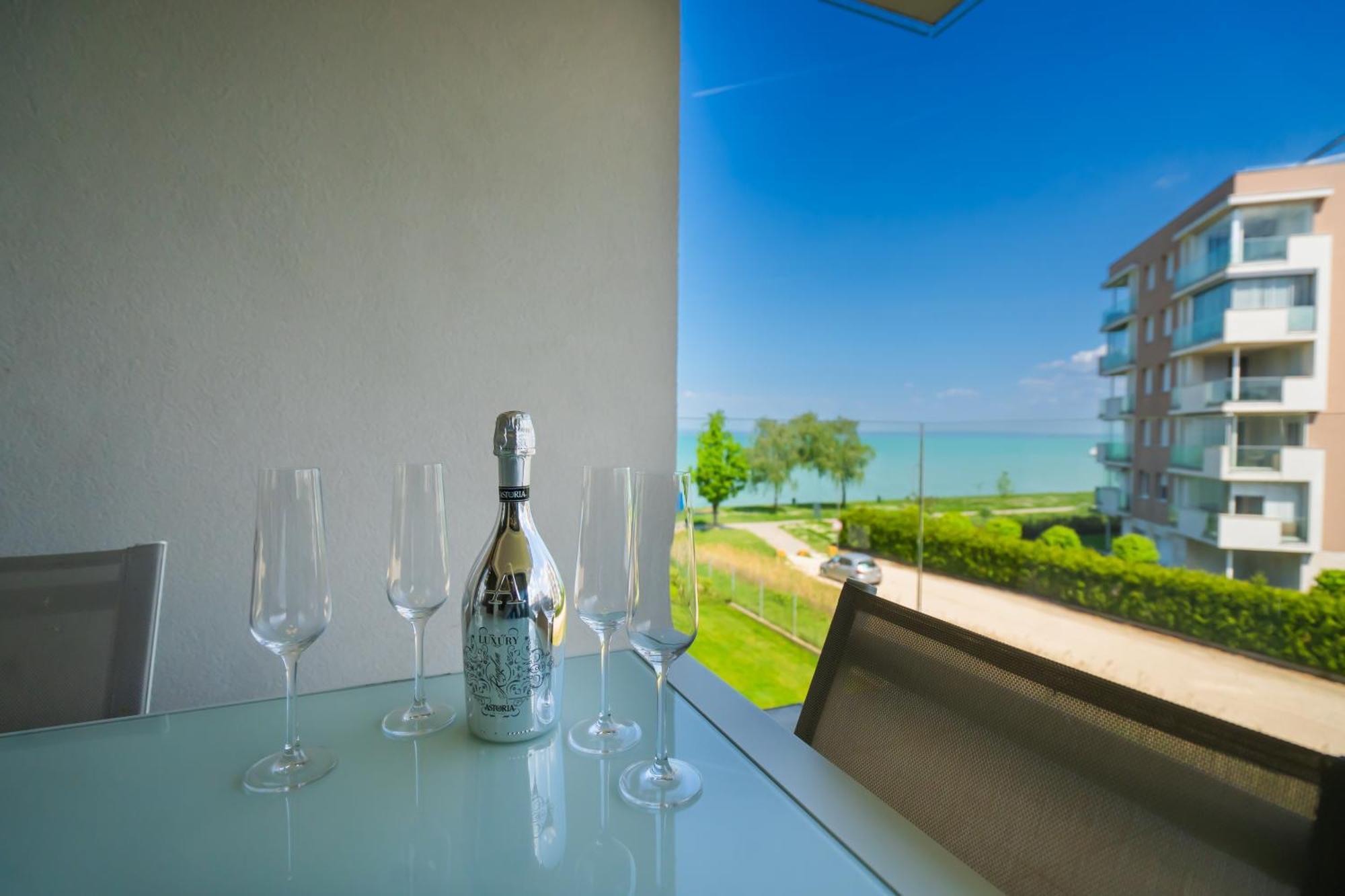Myflat Casa Galerius Apartment Siofok Ngoại thất bức ảnh